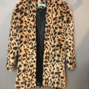 animal print || faux fur coat